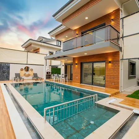 Tuna 빌라 페티예