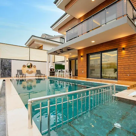 빌라 Tuna 페티예