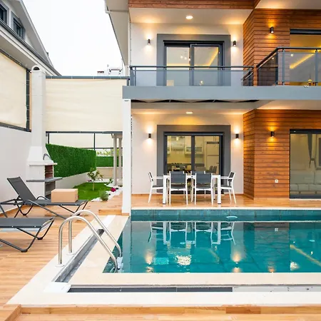 Tuna 빌라 페티예